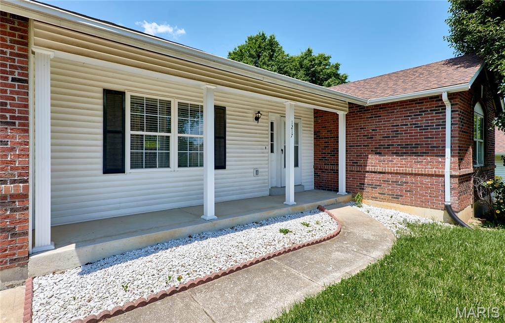 1217 White Oak Court