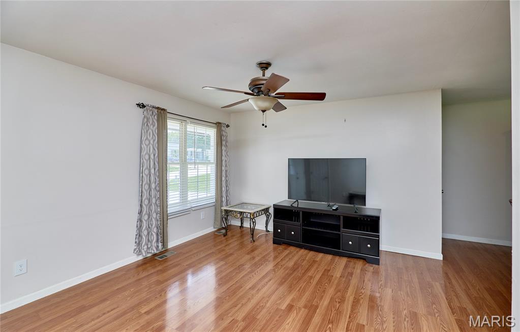 1217 White Oak Court