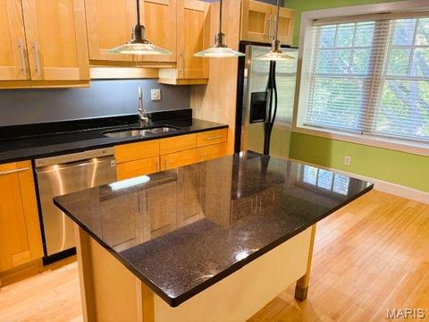 Tiny photo for 4228 McPherson Avenue #312, St Louis, MO 63108 (MLS # 26000039)