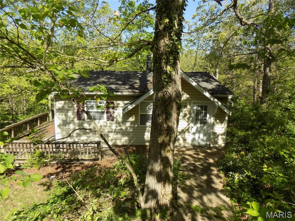 Photo of 407 Killarney Drive, Ironton, MO 63650 (MLS # 26024503)