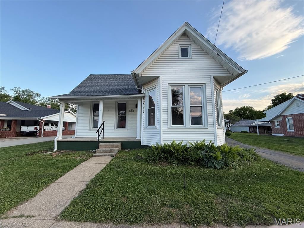 Photo of 209 W College Ave, Fredericktown, MO 63645 (MLS # 26027014)