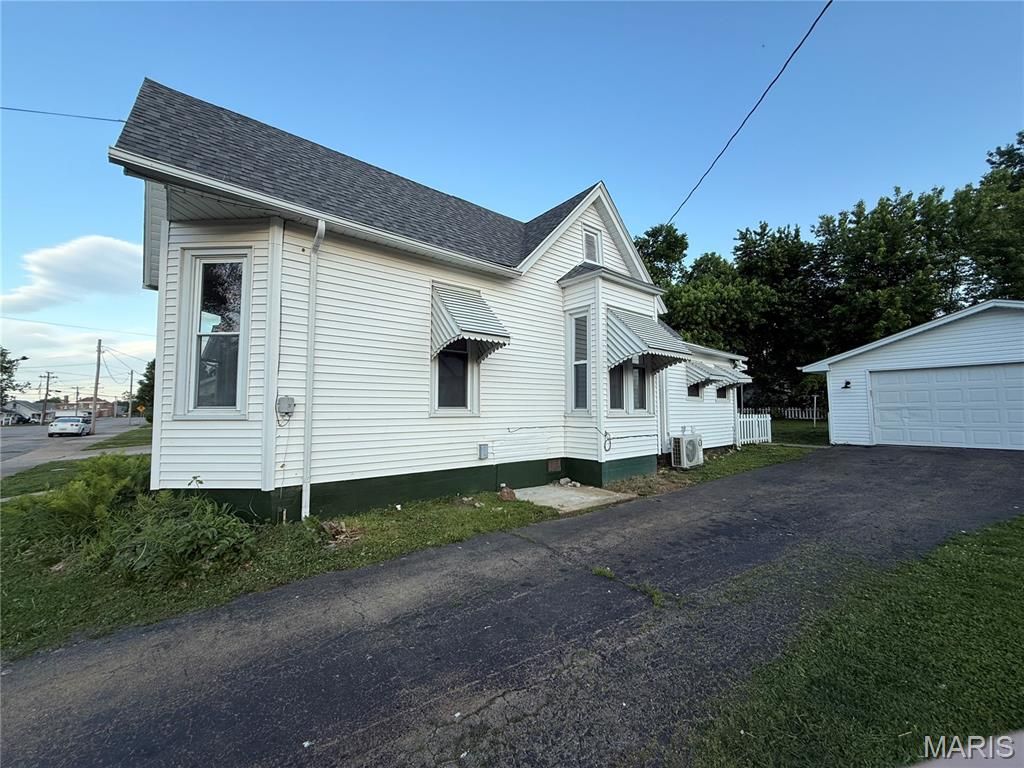 Photo of 209 W College Ave, Fredericktown, MO 63645 (MLS # 26027014)