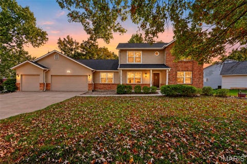 Photo of 465 Fox Trail Drive, Lake Saint Louis, MO 63367 (MLS # 26057735)