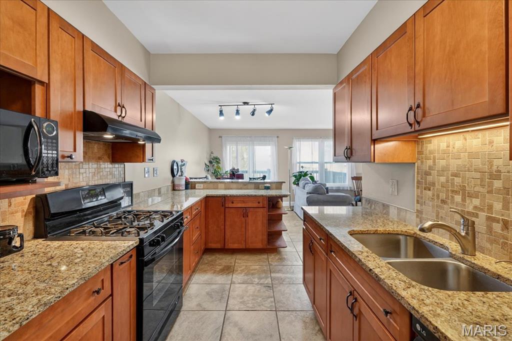 Autumn Lakes Eight Condo Thir - Residential