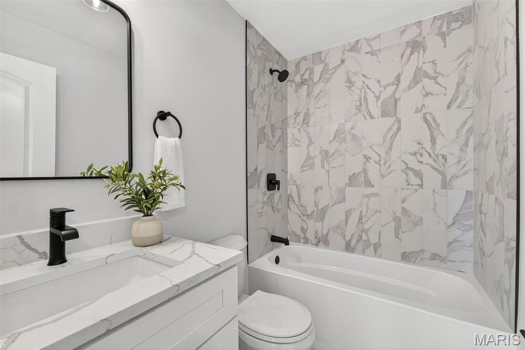 Royal Acres Place 4 - Residential