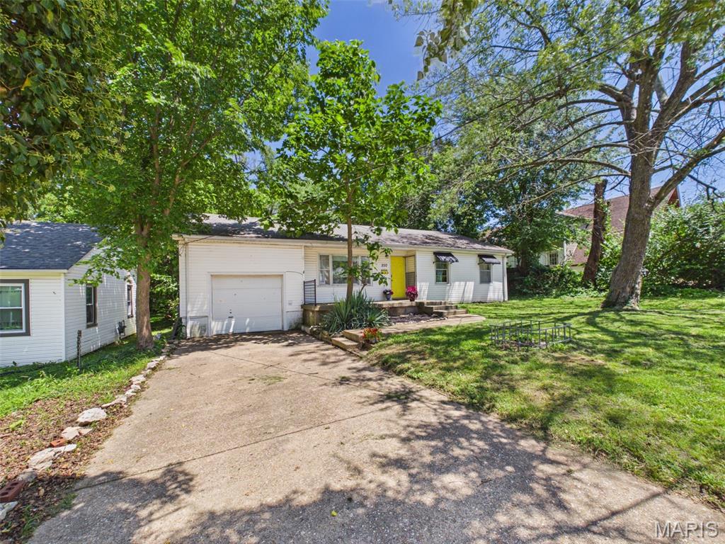 Photo of 250 Sherman Street, Lebanon, MO 65536 (MLS # 26042647)