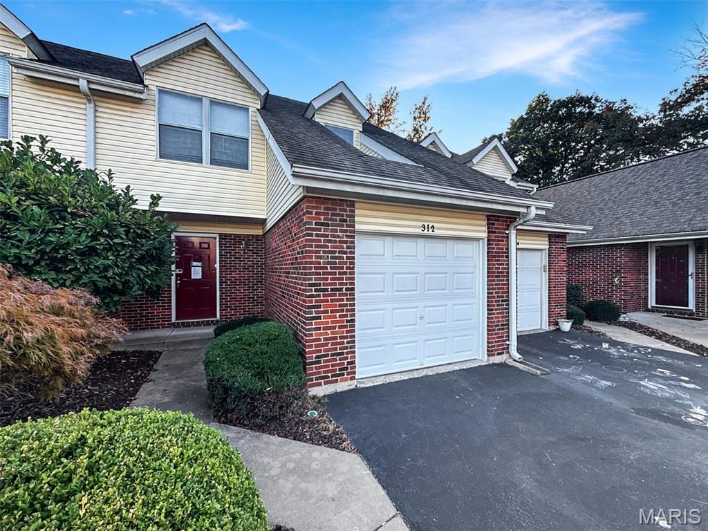 Photo of 312 Crown Colony Court #F, St Peters, MO 63376 (MLS # 25070840)