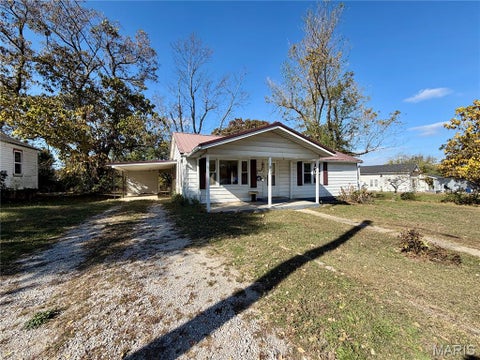 Photo of 803 S Askins Street, Salem, MO 65560 (MLS # 26068808)