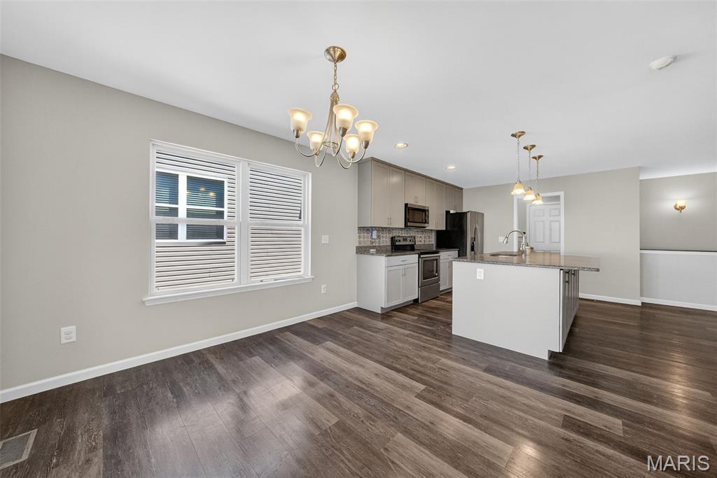 St Louis, Missouri 63123, United States, 3 Bedrooms Bedrooms, ,2 BathroomsBathrooms,Residential,Pending,185842