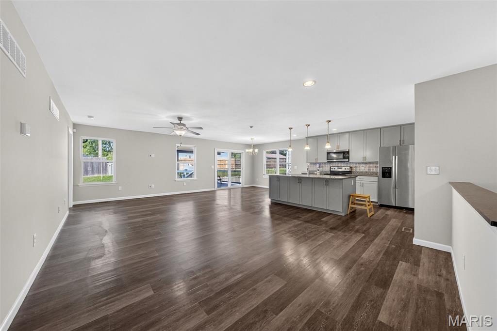 St Louis, Missouri 63123, United States, 3 Bedrooms Bedrooms, ,2 BathroomsBathrooms,Residential,Pending,185842