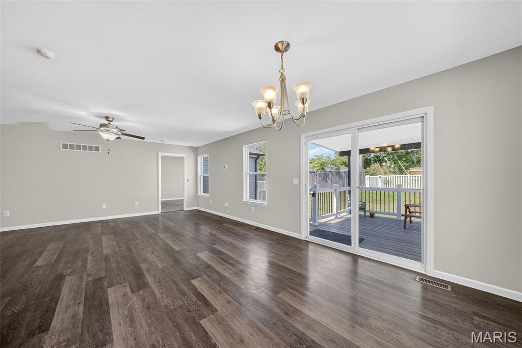 St Louis, Missouri 63123, United States, 3 Bedrooms Bedrooms, ,2 BathroomsBathrooms,Residential,Pending,185842