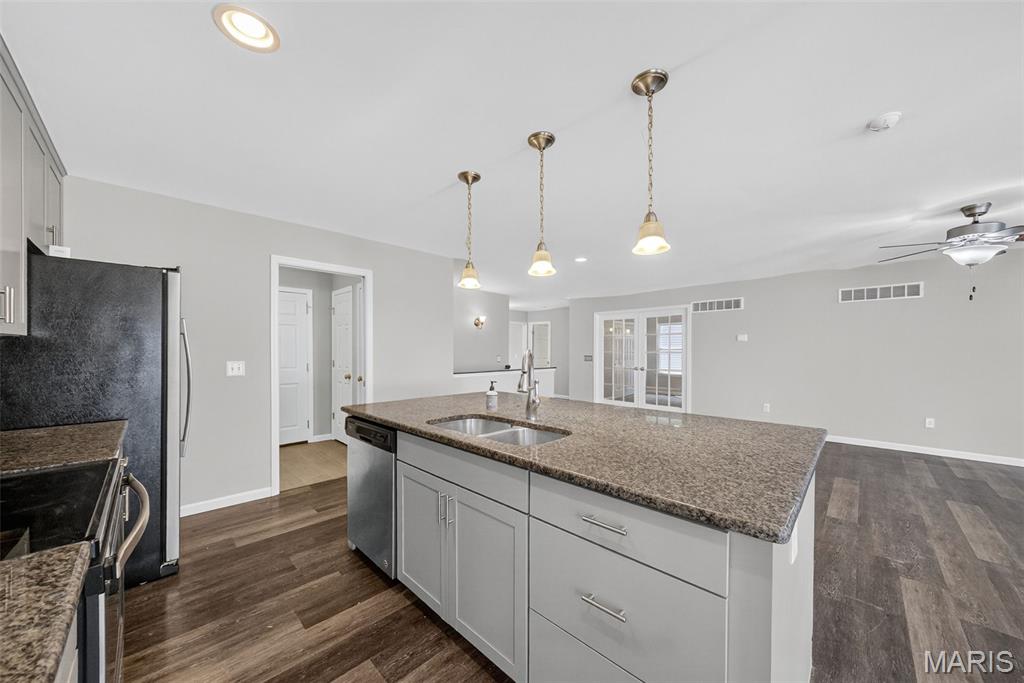 St Louis, Missouri 63123, United States, 3 Bedrooms Bedrooms, ,2 BathroomsBathrooms,Residential,Pending,185842