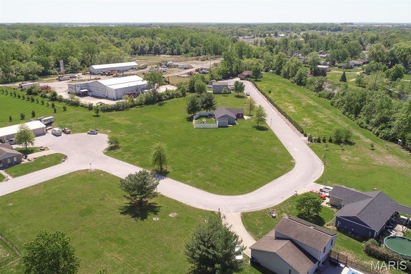 805 MARIANA CT, NEW ATHENS, IL 62264 - Image a80ff4fd36ce79c7aa7ba7c7a7be8d49/1094868538