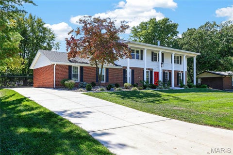 Photo of 12120 Hibler Drive, Creve Coeur, MO 63141 (MLS # 26063868)