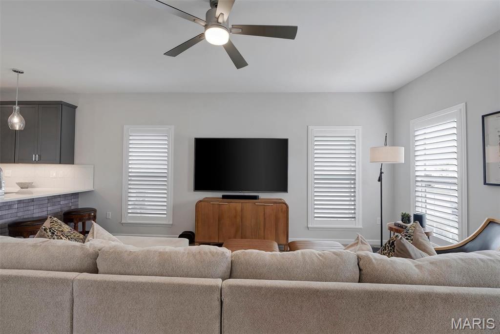9409 Vandervoort Court