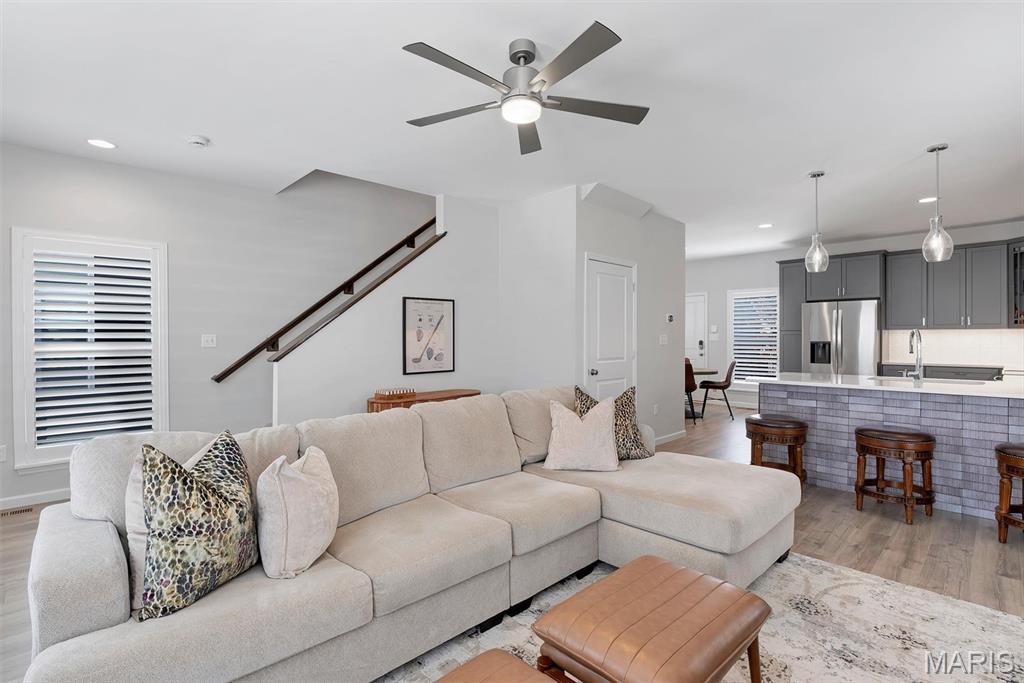 9409 Vandervoort Court