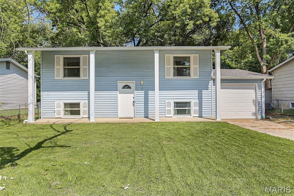 Photo of 7 Marveline Drive, St Charles, MO 63304 (MLS # 25073496)