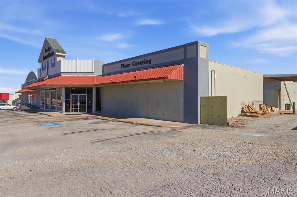 n/a - Commercial Sale