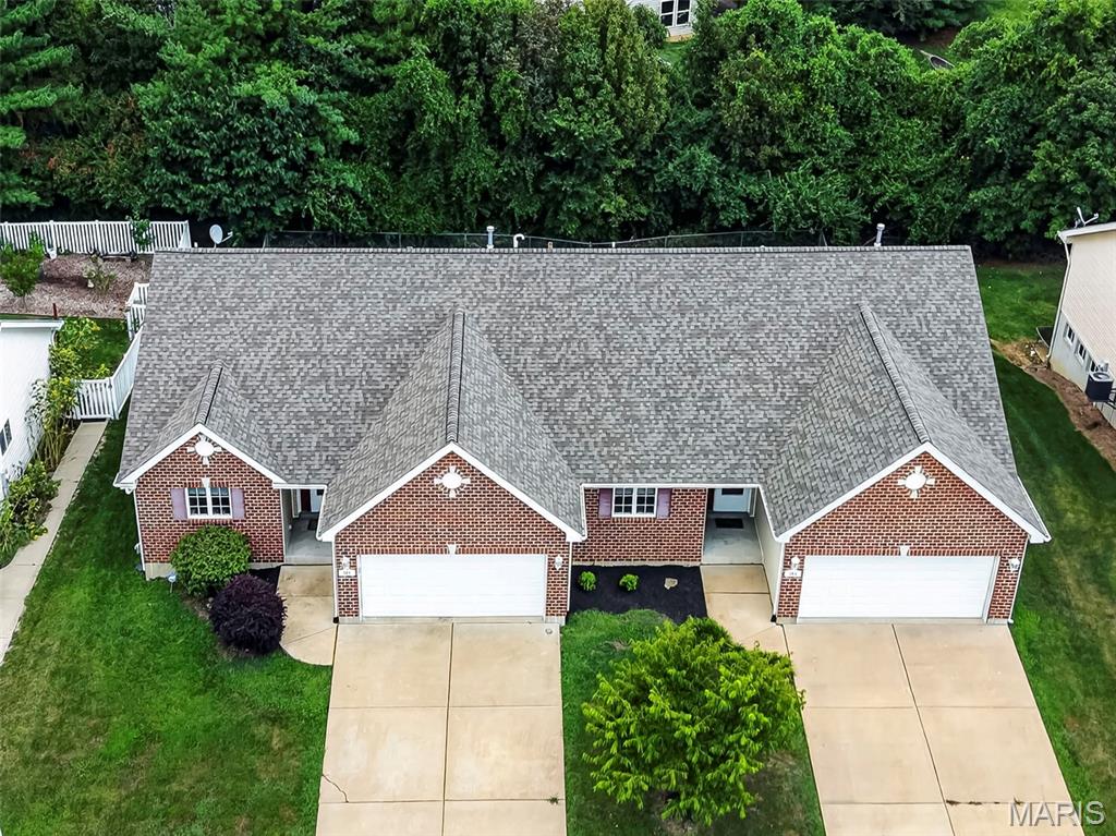 384-386 Shadow Pines Drive