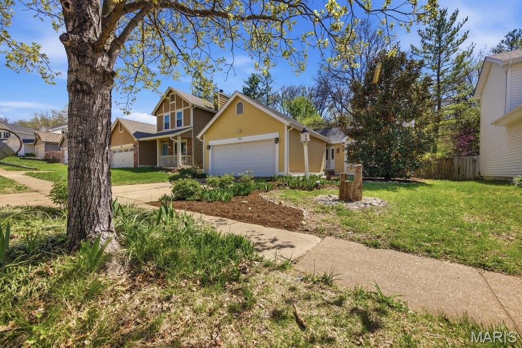 Photo of 704 Ginger Wood Court, Ballwin, MO 63021 (MLS # 26020009)