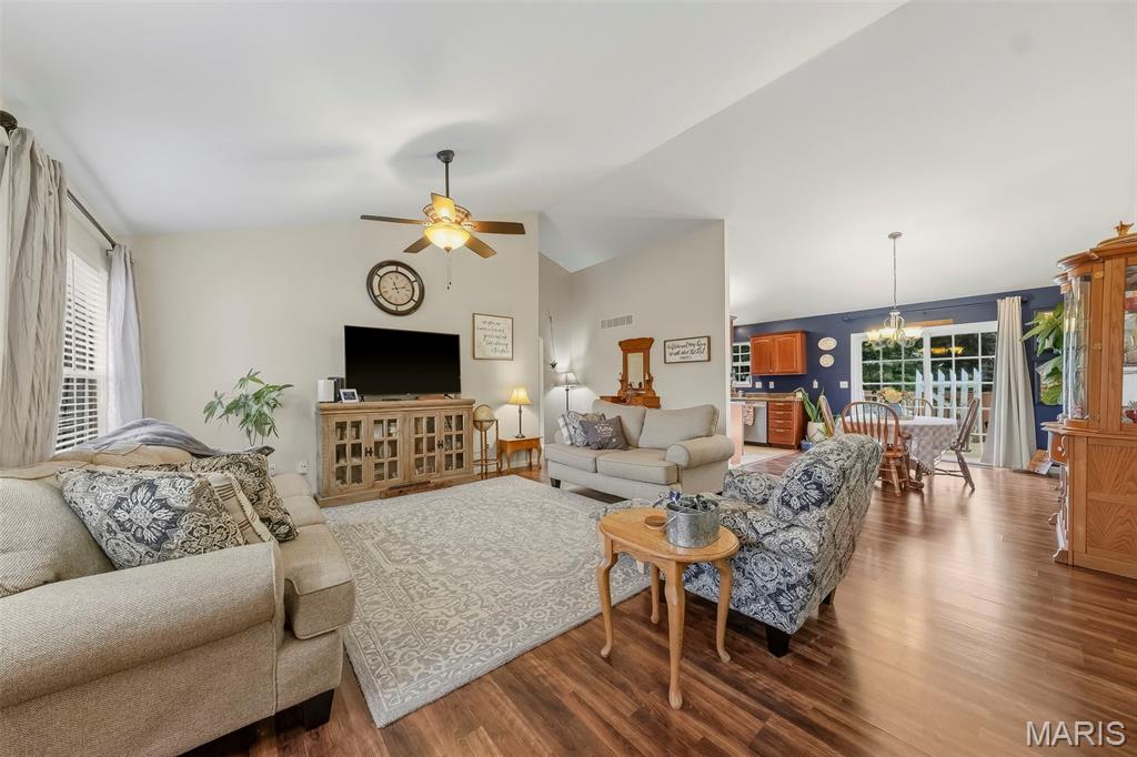838 Greenbriar