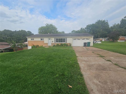Photo of 5500 Donbar Drive, St Louis, MO 63121 (MLS # 26046637)