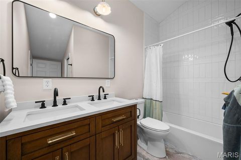 Tiny photo for 19 W Jackson Road, Webster Groves, MO 63119 (MLS # 26024419)