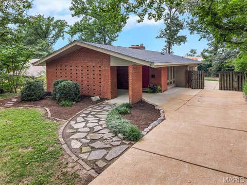 Photo of 729 W Jewel Avenue, St Louis, MO 63122 (MLS # 26048611)