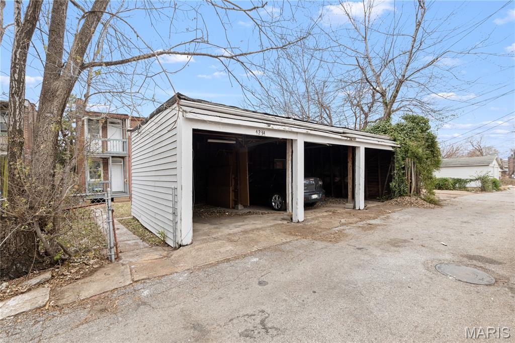 Estate/John Bingham - Residential Lease