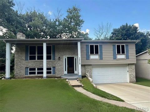 Photo of 2825 Gettysburg Estates Drive, St Louis, MO 63129 (MLS # 26046794)