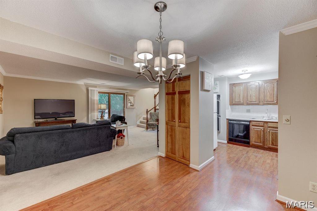 Royal Forest Condo Sec Four - Residential