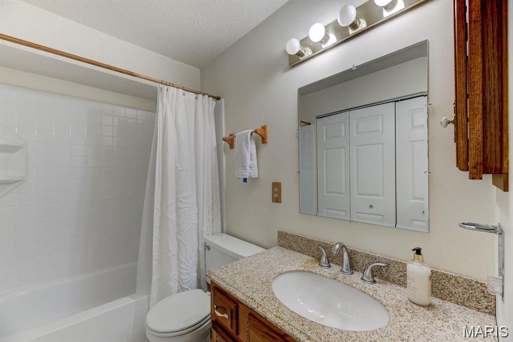 Royal Forest Condo Sec Four - Residential