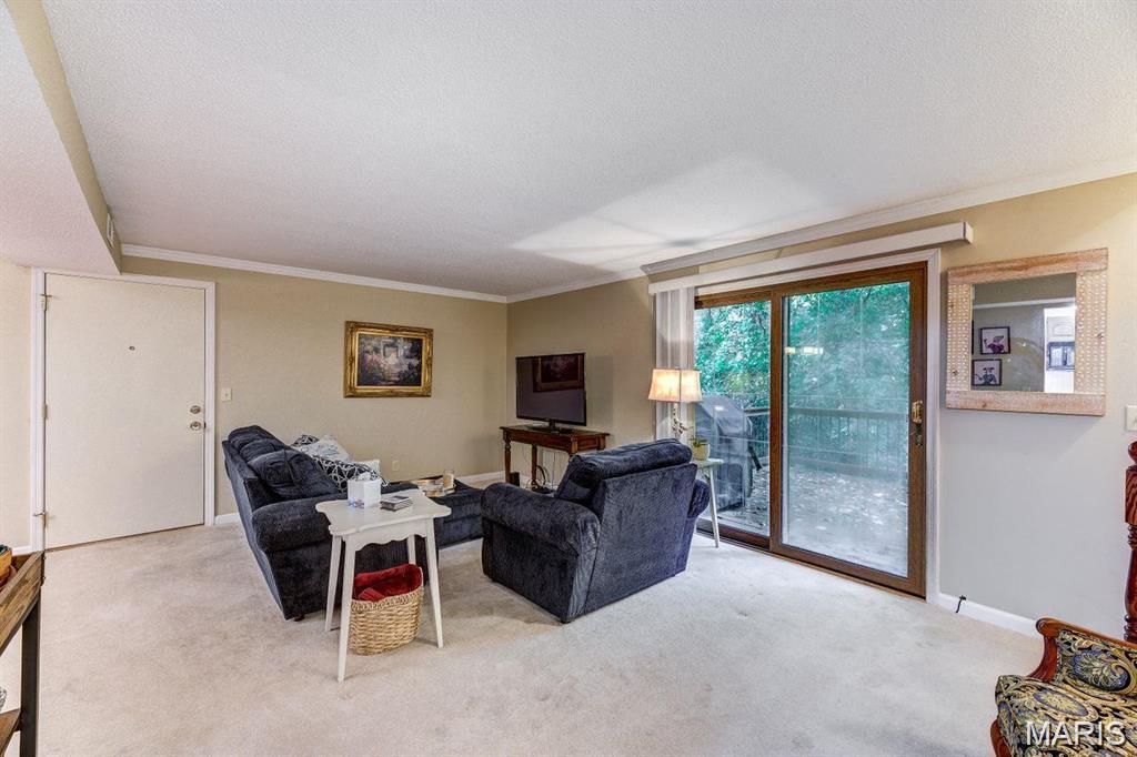 Royal Forest Condo Sec Four - Residential