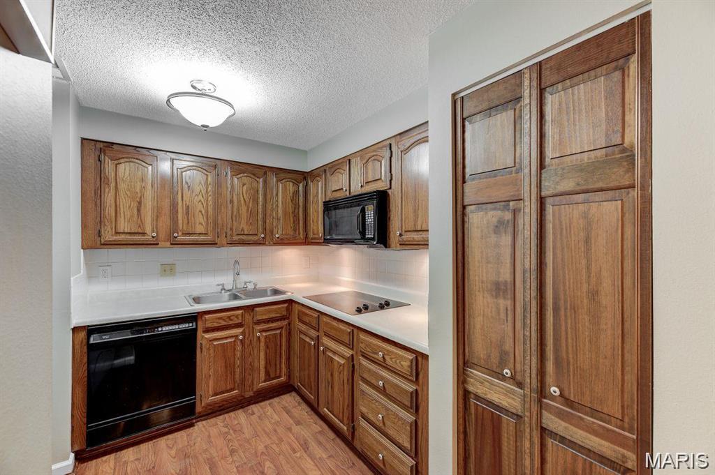 Royal Forest Condo Sec Four - Residential