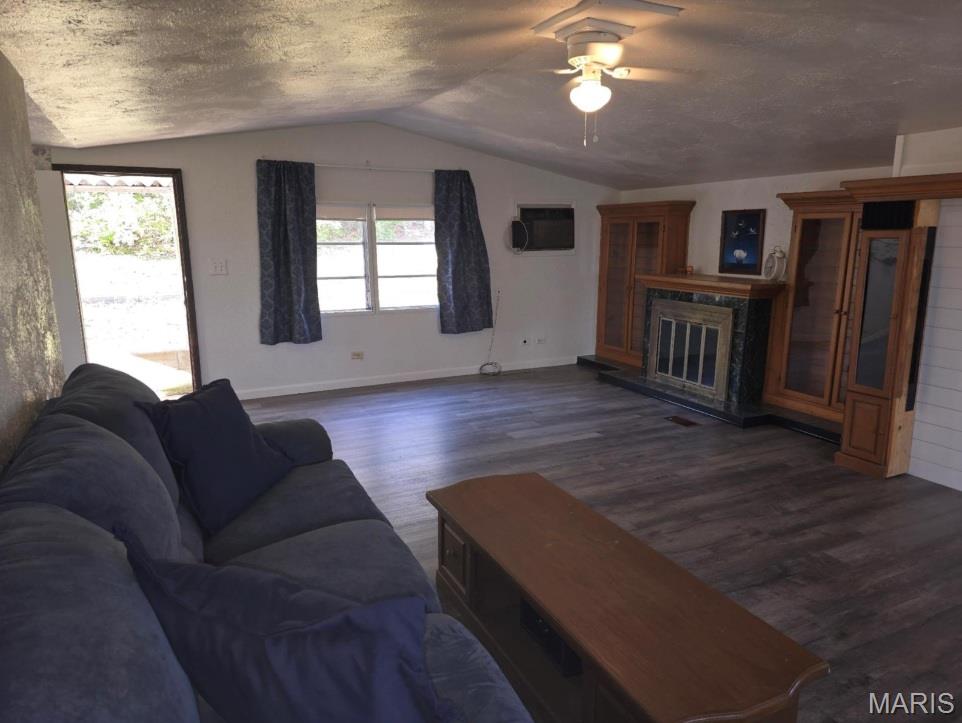 Foley, Missouri 63347, United States, 3 Bedrooms Bedrooms, ,3 BathroomsBathrooms,Residential,Active,231000