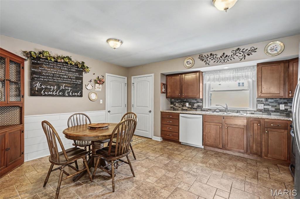 111 Macarthur Street