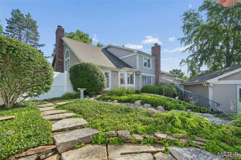 Tiny photo for 15826 Harris Ridge Court #15826, Chesterfield, MO 63017 (MLS # 26065545)