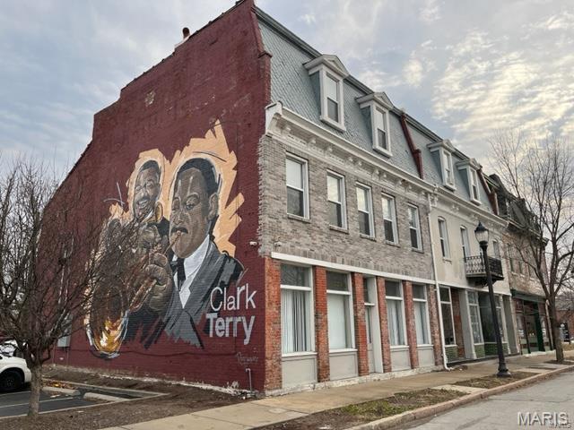 7714 S Broadway