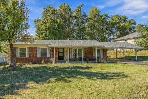 Photo of 1617 Redbluff Court, Unincorporated, MO 63146 (MLS # 26015172)