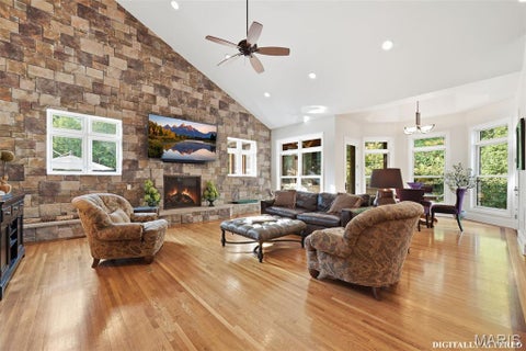 Tiny photo for 10600 Country View Drive, Creve Coeur, MO 63141 (MLS # 26059021)
