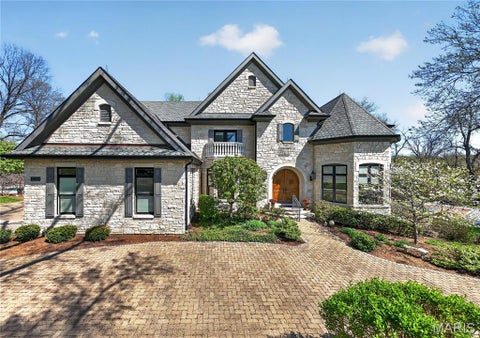 Photo of 10600 Country View Drive, Creve Coeur, MO 63141 (MLS # 26059021)