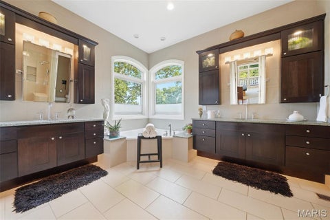 Tiny photo for 10600 Country View Drive, Creve Coeur, MO 63141 (MLS # 26059021)