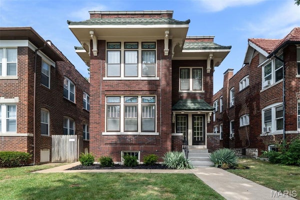 6427 CLAYTON RD, SAINT LOUIS, MO 63117 - Image a93ea0448f7fe7d73ae2cb85fc0040cd/1737357046