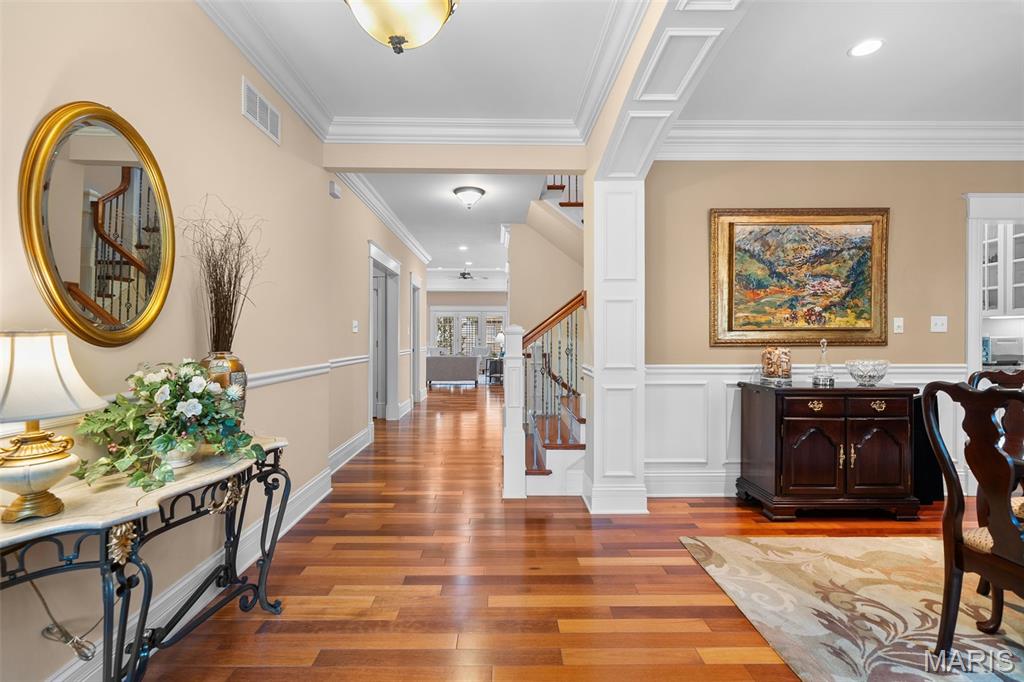 328 W Washington Avenue