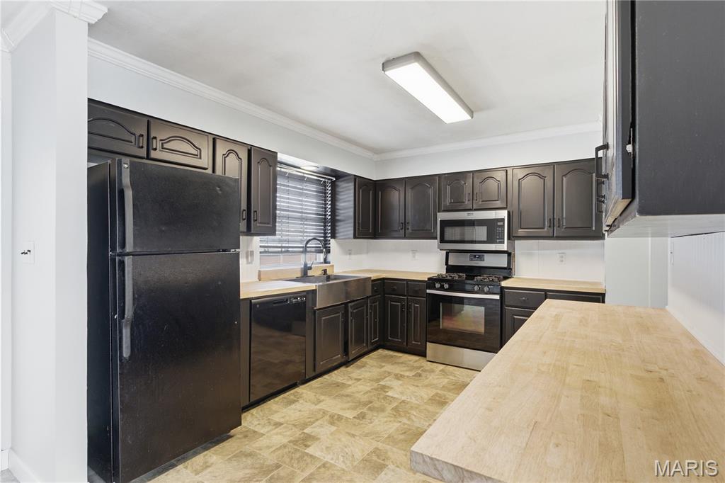 Tropic Aire Meadows #1 - Residential