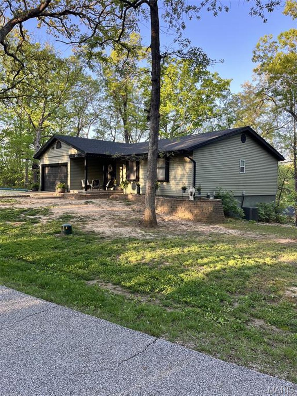 Photo of 116 Cumberland Drive, Hillsboro, MO 63050 (MLS # 26023954)