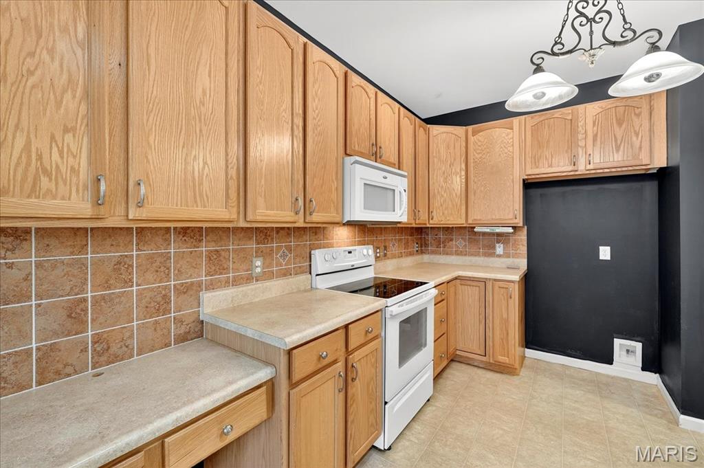 St Charles, Missouri 63303, United States, 2 Bedrooms Bedrooms, ,2 BathroomsBathrooms,Residential,Pending,205900