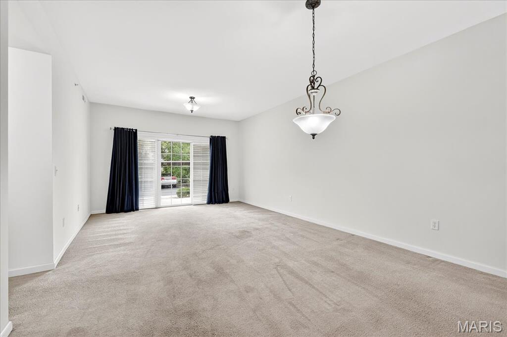 St Charles, Missouri 63303, United States, 2 Bedrooms Bedrooms, ,2 BathroomsBathrooms,Residential,Pending,205900