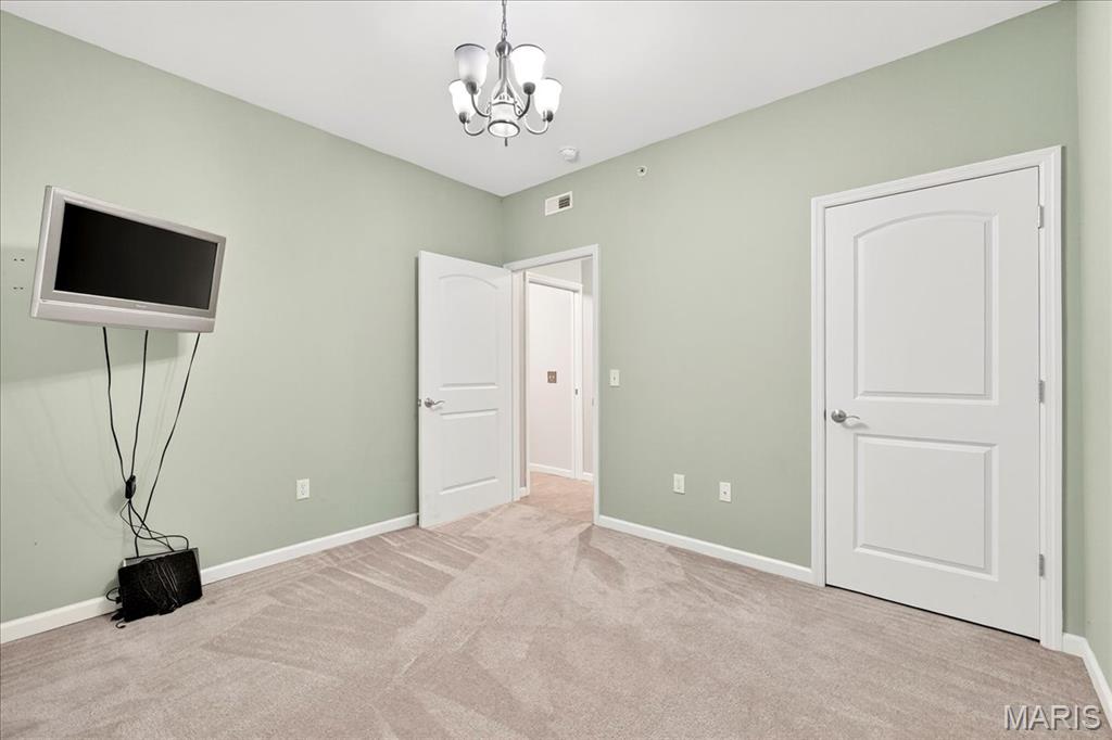 St Charles, Missouri 63303, United States, 2 Bedrooms Bedrooms, ,2 BathroomsBathrooms,Residential,Pending,205900