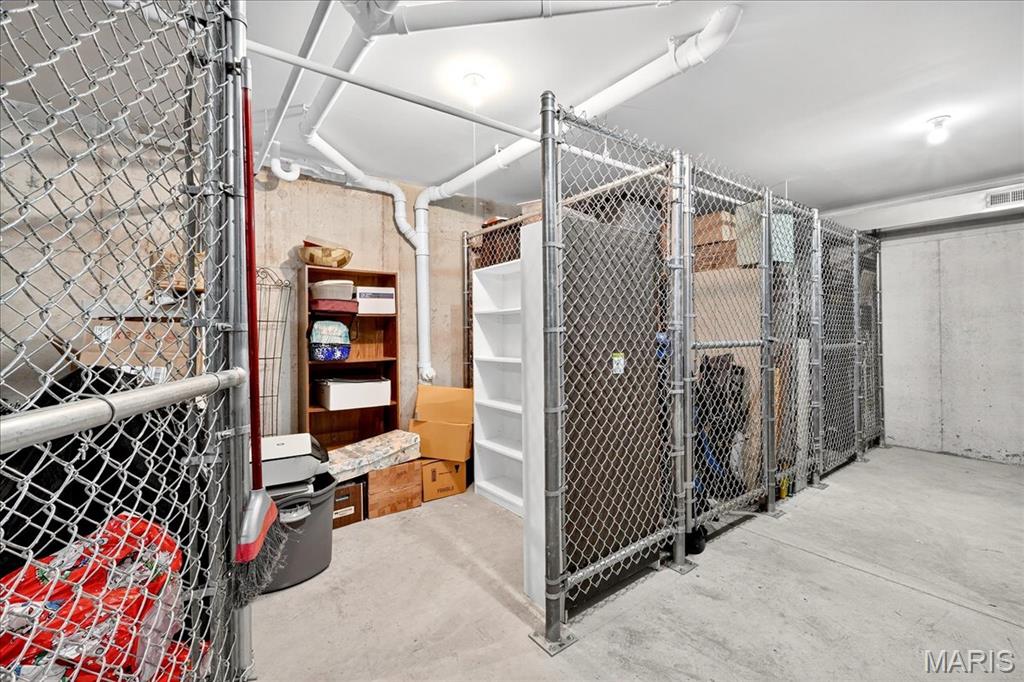 St Charles, Missouri 63303, United States, 2 Bedrooms Bedrooms, ,2 BathroomsBathrooms,Residential,Pending,205900